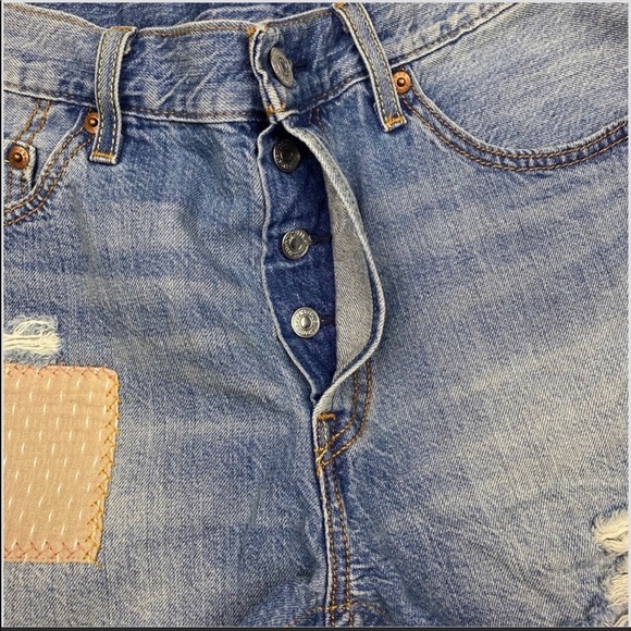 Levi’s 501 Glow Patchwork Shorts 24 Distressed - Picture 8 of 15